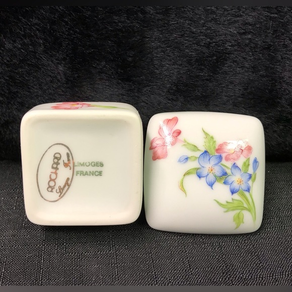 Small Limoges Trinket Box - Picture 3 of 5